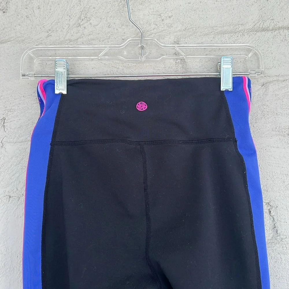 Lilly Pulitzer Luxletic Weekender High Rise
Leggings Onyx Size Small - Picture 6 of 12